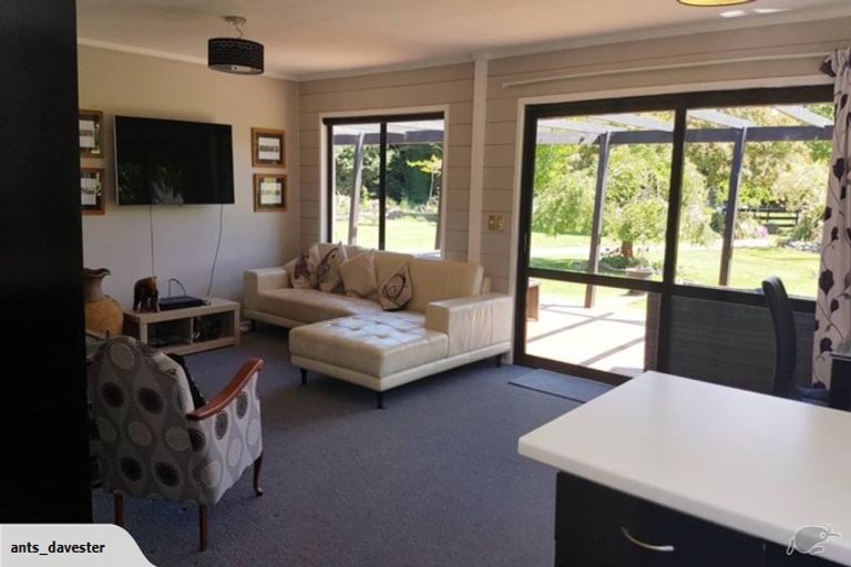 Photo of property in 327 Thwaites Road, Hororata, Darfield, 7572