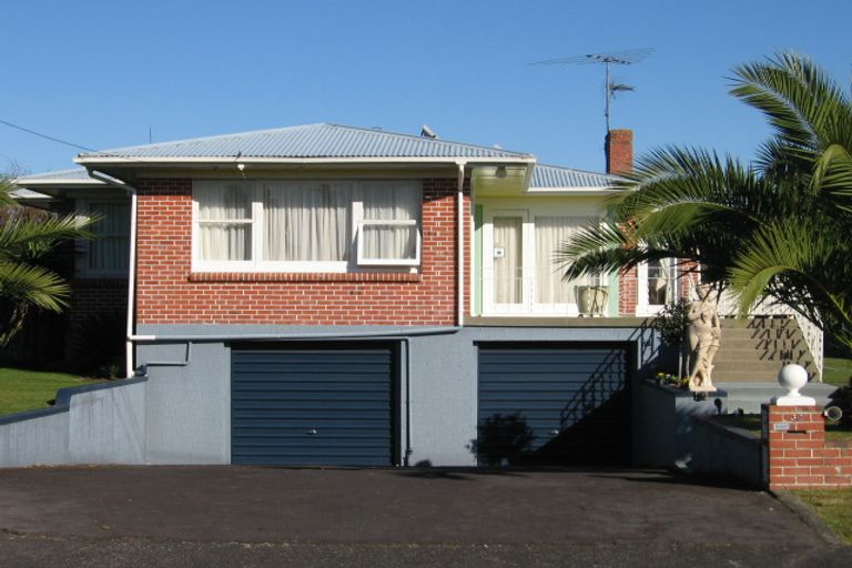 Photo of property in 32 Shirley Avenue, Papakura, 2110