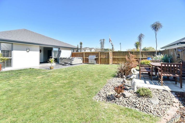 Photo of property in 34 Puhara Avenue, Parklands, Christchurch, 8083