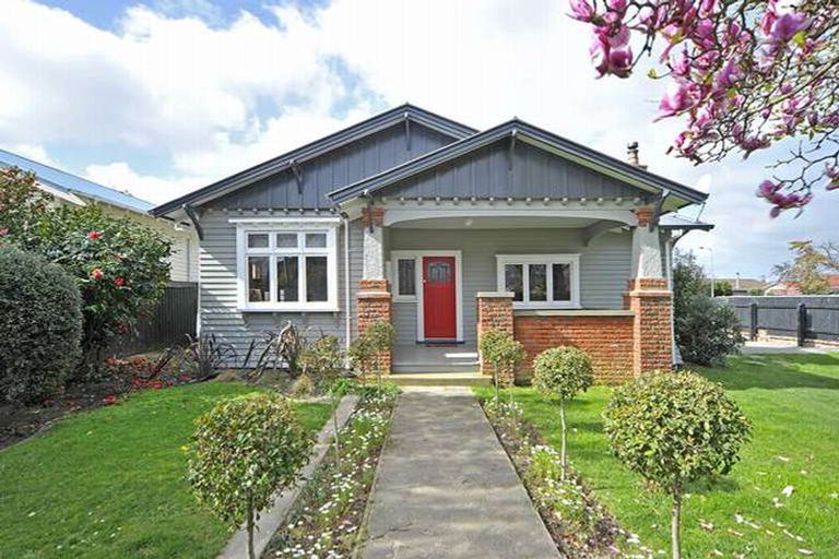 Property details for 35 Russell Street, Palmerston North, 4414