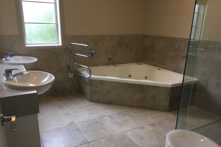 Photo of property in 38 Ashwood Avenue, Dairy Flat, Albany, 0792