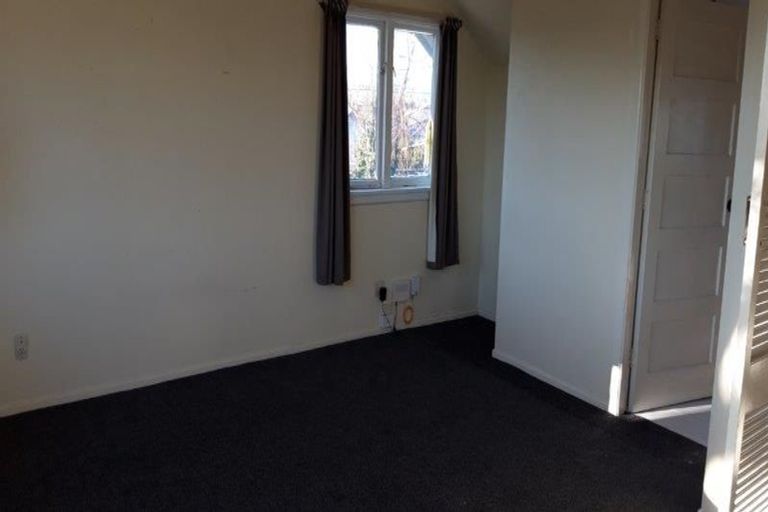 Photo of property in 27 Avonhead Road, Avonhead, Christchurch, 8042