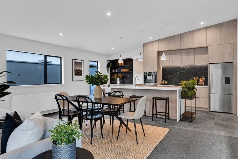 Photo of property in 7c Strandon Place, Strandon, New Plymouth, 4312