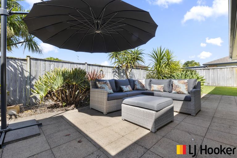 Photo of property in 29 Girvan Terrace, Wattle Downs, Auckland, 2103