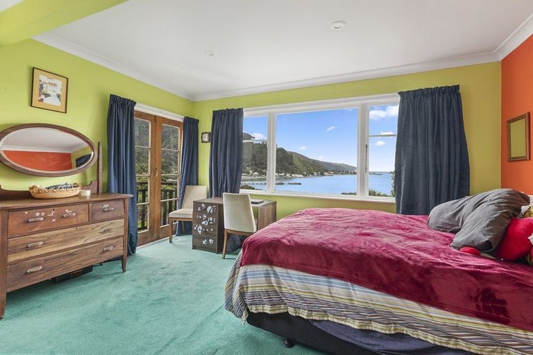 Photo of property in 15 Ferry Road, Days Bay, Lower Hutt, 5013