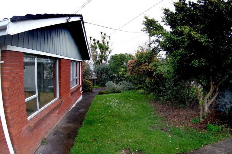 Photo of property in 1/163 View Road, Sunnyvale, Auckland, 0612