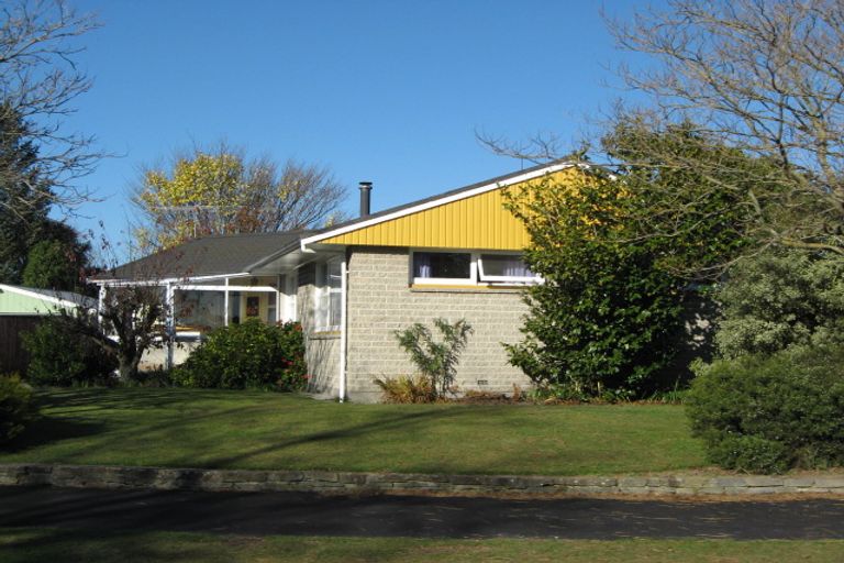 Photo of property in 4 Cardinal Drive, Hillmorton, Christchurch, 8025