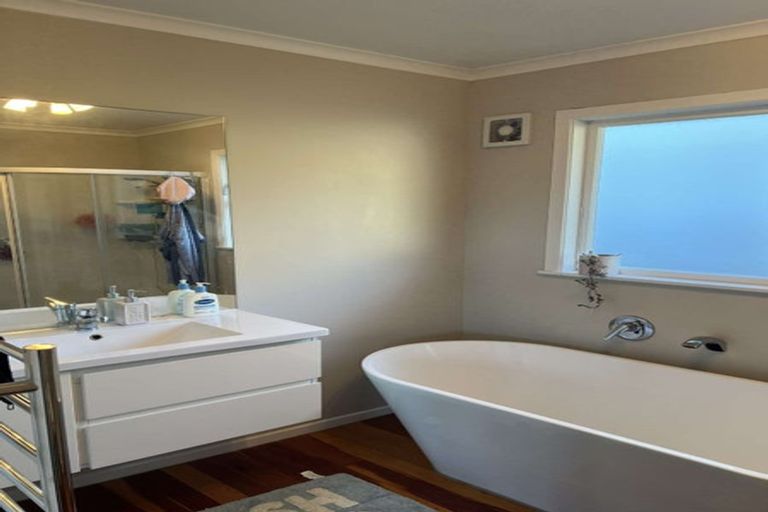 Photo of property in 113 Parkvale Road, Karori, Wellington, 6012