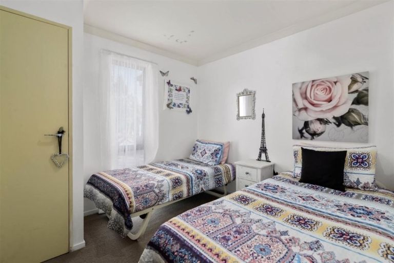 Photo of property in 2 Caulfield Place, Pukehangi, Rotorua, 3015