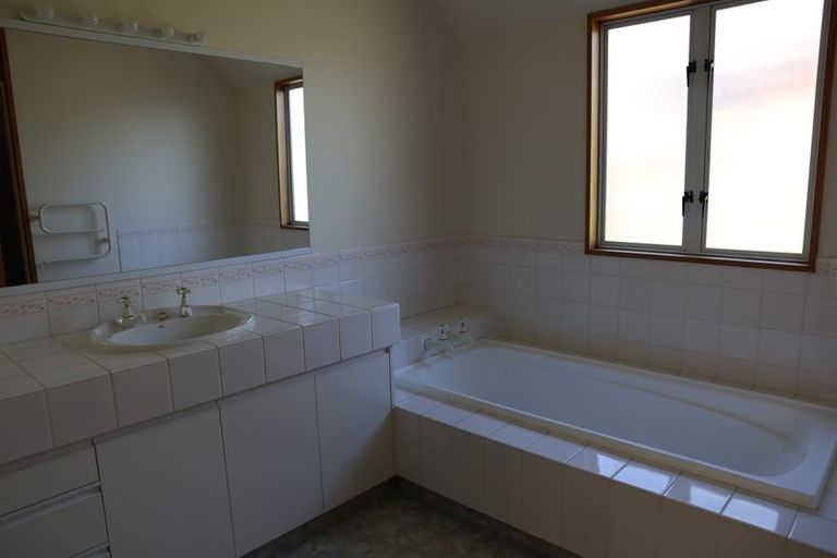 Photo of property in 255 Avonhead Road, Avonhead, Christchurch, 8042