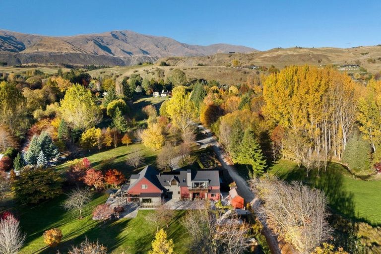 Photo of property in 237 Arrowtn-lke Hayes Road, Lake Hayes, Queenstown, 9371
