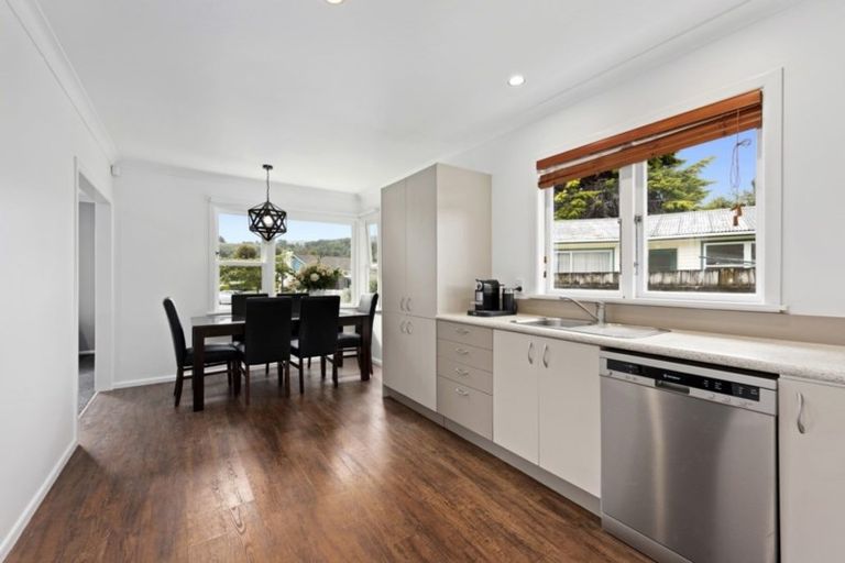Photo of property in 42 Mountbatten Grove, Clouston Park, Upper Hutt, 5018
