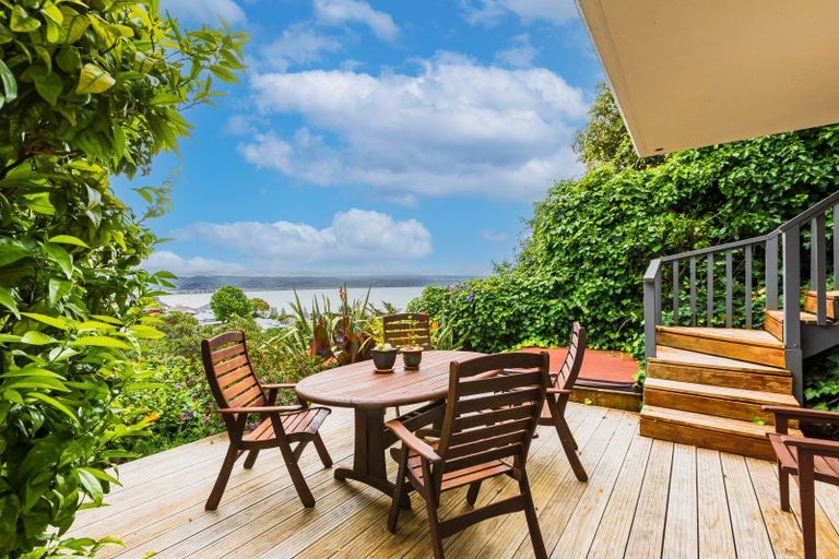 Photo of property in 12 Cobden Crescent, Bluff Hill, Napier, 4110