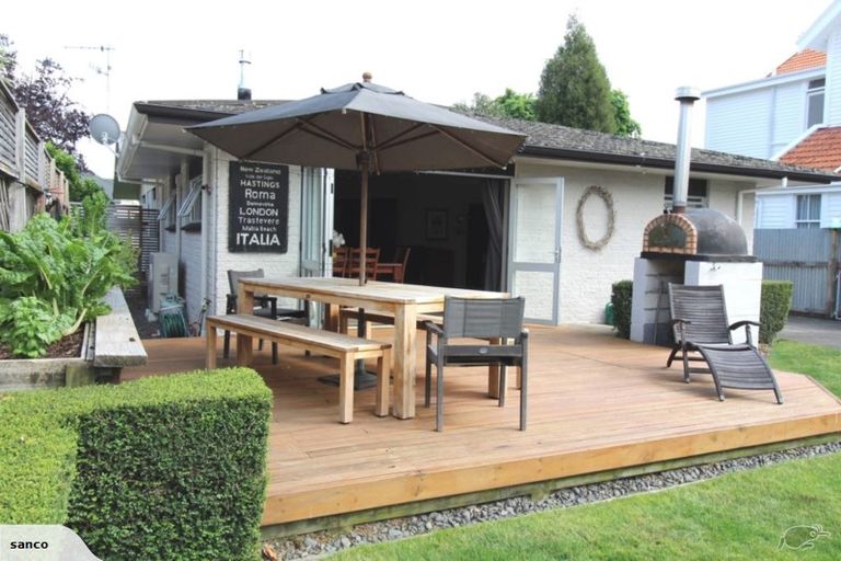 Photo of property in 502 King Street South, Hastings, 4122