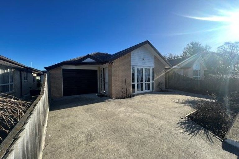 Photo of property in 2/45 Torrens Road, Hillmorton, Christchurch, 8024