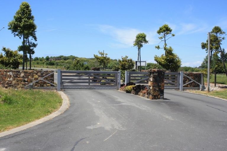 Photo of property in 52 Robert Hastie Drive, Mangawhai, 0573