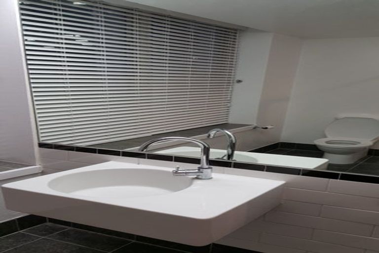 Photo of property in 5c/123 Molesworth Street, Thorndon, Wellington, 6011