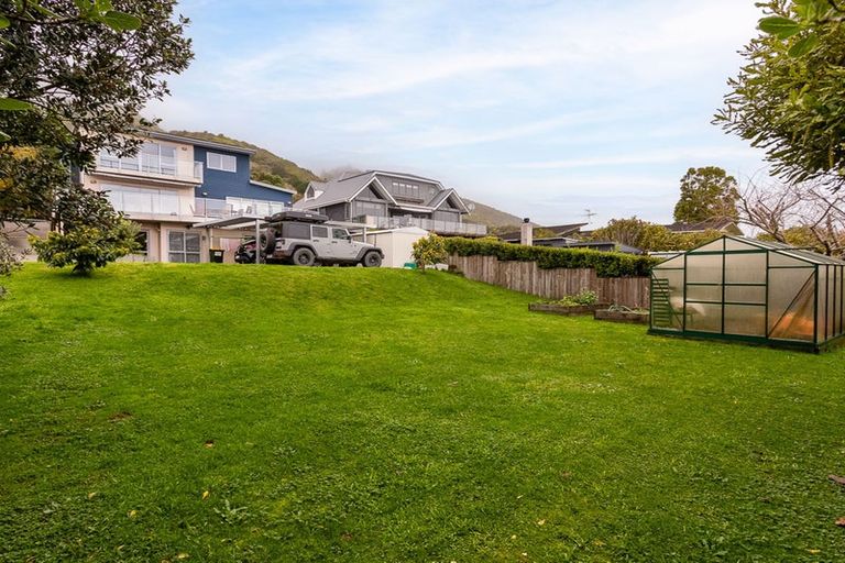 Photo of property in 48 Kotare Street, Waikanae, 5036
