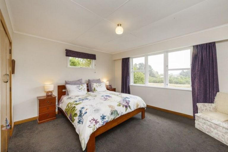 Photo of property in 357 Turitea Road, Turitea, Palmerston North, 4472