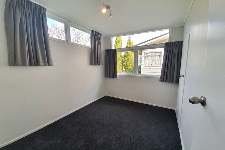 Photo of property in 6a Westhaven Grove, Takaro, Palmerston North, 4412