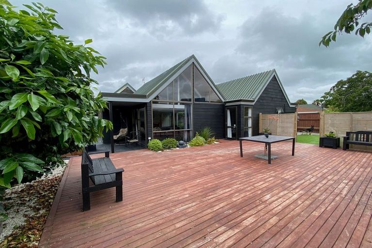 Photo of property in 9 Truscott Grove, Awapuni, Palmerston North, 4412