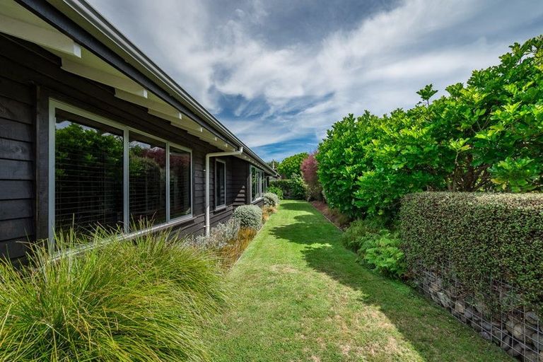 Photo of property in 4 Ferndale Drive, Waikanae, 5036