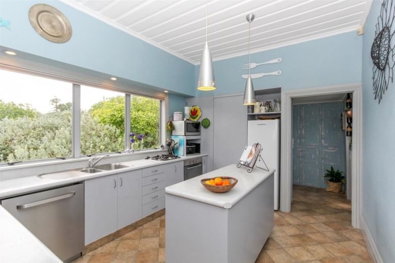 Photo of property in 85 Gover Street, New Plymouth, 4310