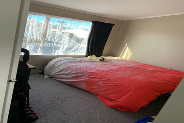 Photo of property in 3/49 Apu Crescent, Lyall Bay, Wellington, 6022