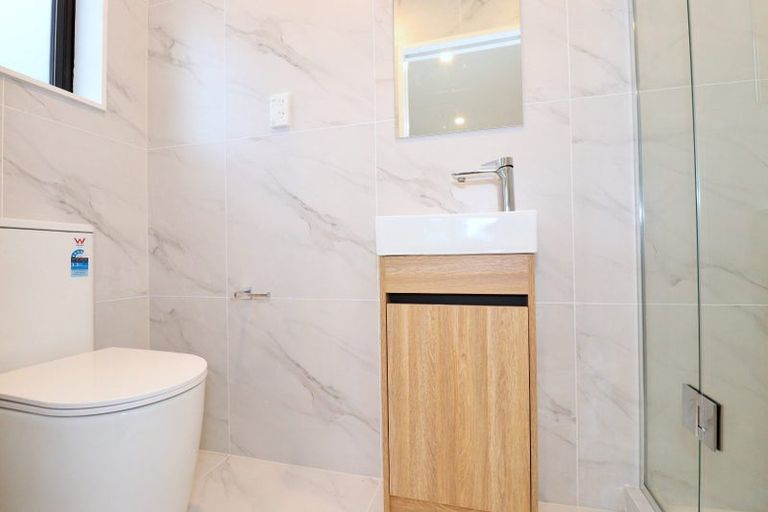 Photo of property in 14b Gulf Crest, Bucklands Beach, Auckland, 2012