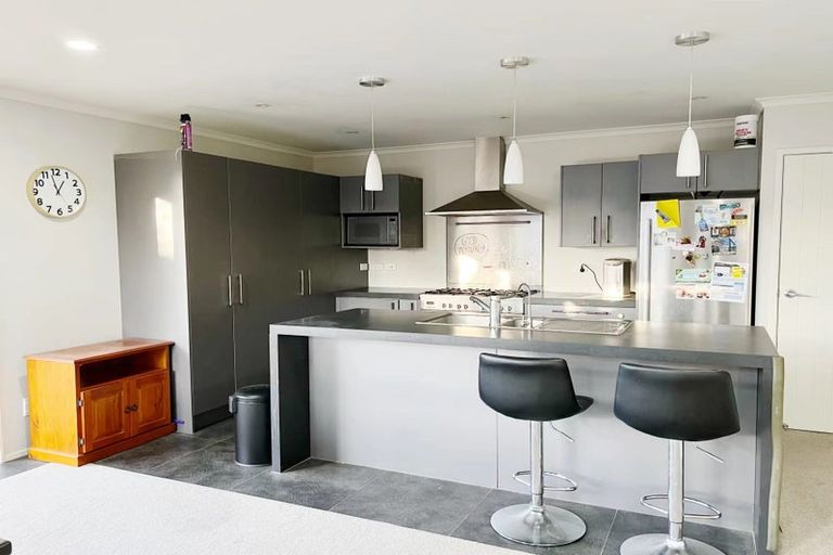 Photo of property in 18 Huntington Park Drive, Greenhithe, Auckland, 0632