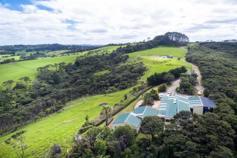 Photo of property in 187 Valley Road, Waimauku, 0881