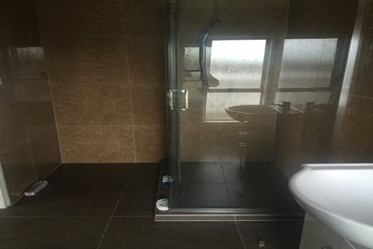 Photo of property in 107 Tidal Road, Mangere, Auckland, 2022