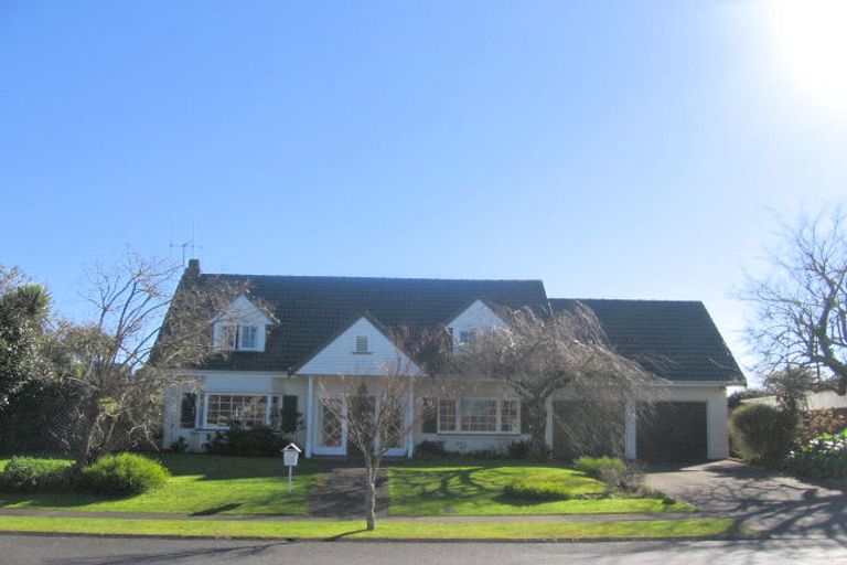 Photo of property in 53 Chedworth Avenue, Chedworth, Hamilton, 3210