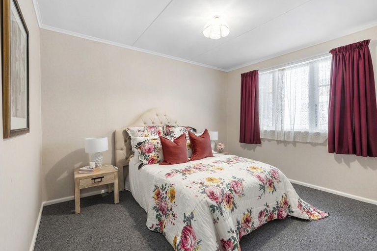 Photo of property in 13 Freeling Street, Island Bay, Wellington, 6023