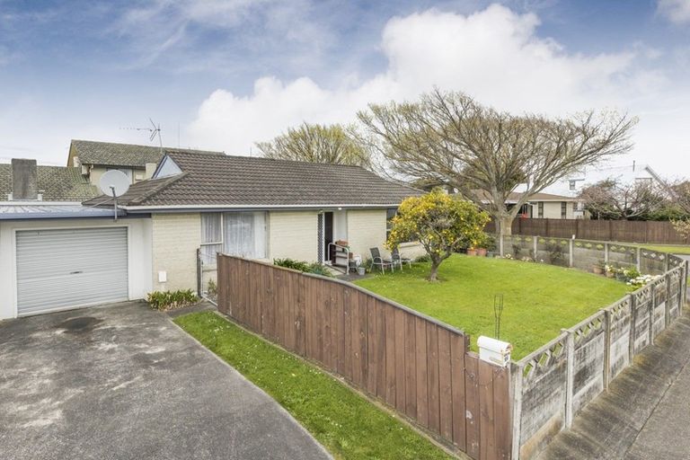 Photo of property in 104 Benmore Avenue, Cloverlea, Palmerston North, 4412