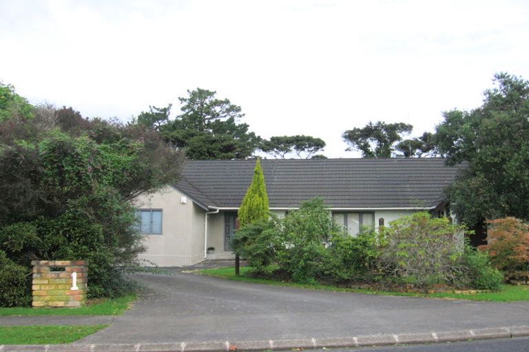 Photo of property in 1 Kingfisher Grove, Greenhithe, Auckland, 0632