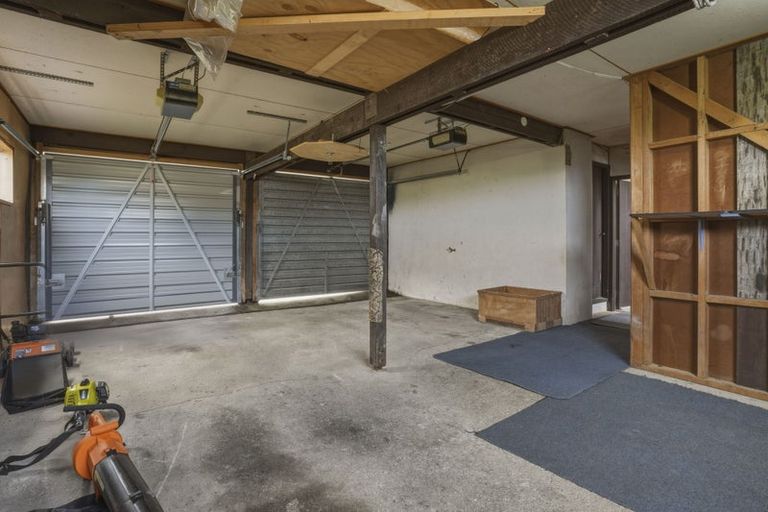 Photo of property in 122 Larnach Road, Vauxhall, Dunedin, 9013