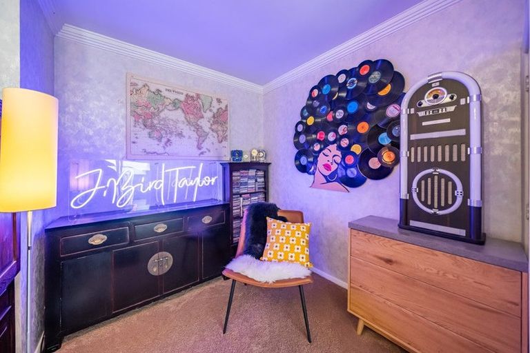 Photo of property in 31 Heretaunga Square, Silverstream, Upper Hutt, 5019