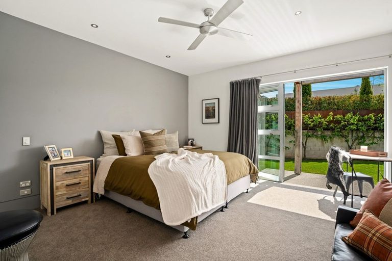 Photo of property in 14 Sunrise Bay Drive, Wanaka, 9305