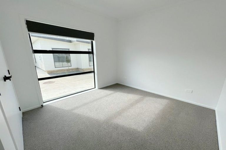 Photo of property in 2/1085 Heaphy Terrace, Hamilton
