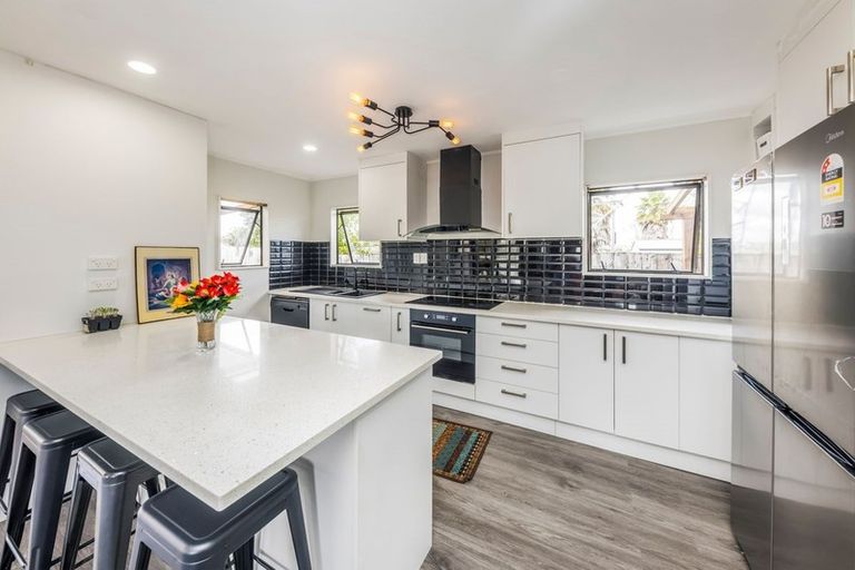 Photo of property in 3/12 Takanini Road, Takanini, 2112