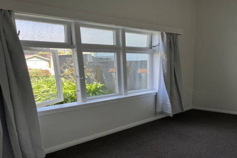 Photo of property in 18 Stoke Street, Newtown, Wellington, 6021