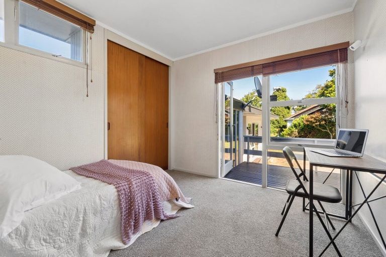 Photo of property in 13 Carlisle Road, Torbay, Auckland, 0630
