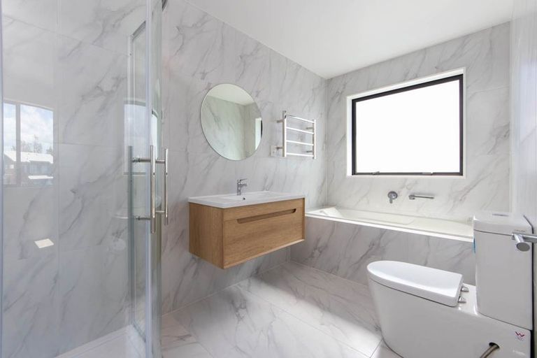 Photo of property in 18b Winfield Road, Kumeu, 0810