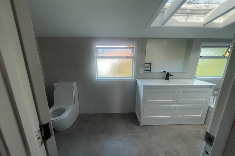 Photo of property in 1/45 Matipo Road, Mairangi Bay, Auckland, 0630