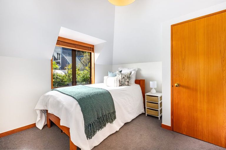 Photo of property in 50 Amapur Drive, Khandallah, Wellington, 6035