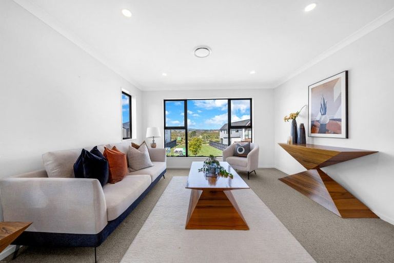 Photo of property in 29 Catalina Avenue, Rosehill, Papakura, 2113