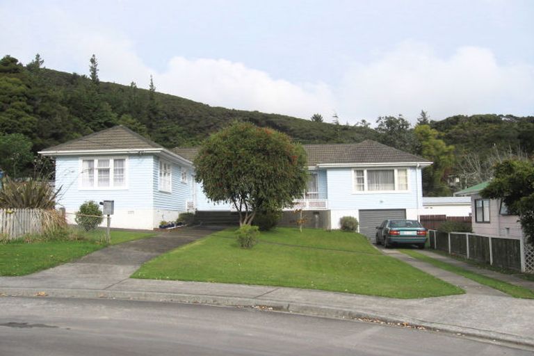 Photo of property in 72 Glen Road, Stokes Valley, Lower Hutt, 5019