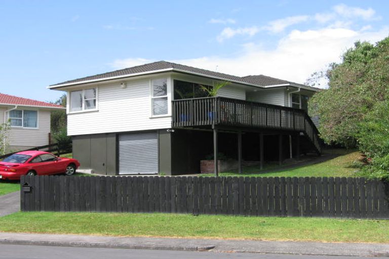 Photo of property in 21 Barnfield Place, Glendene, Auckland, 0602