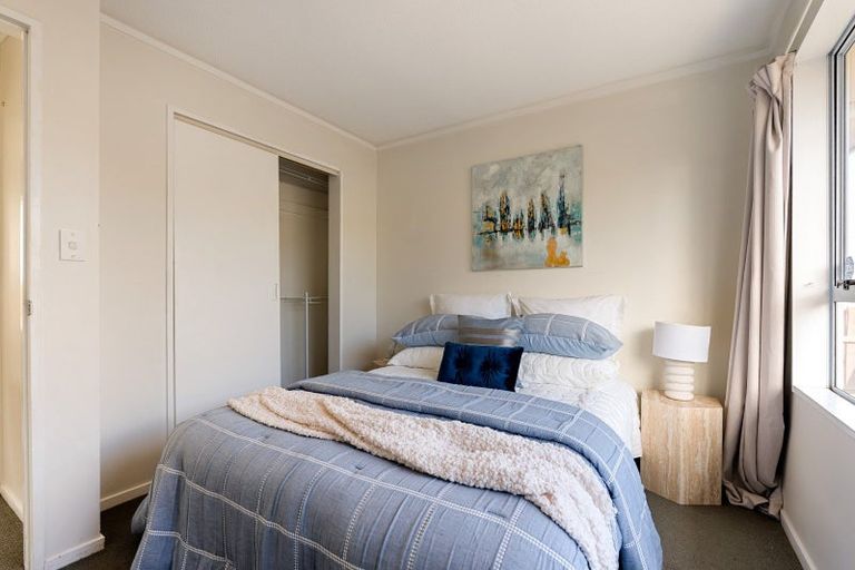 Photo of property in 18a Bracken Road, Newlands, Wellington, 6037
